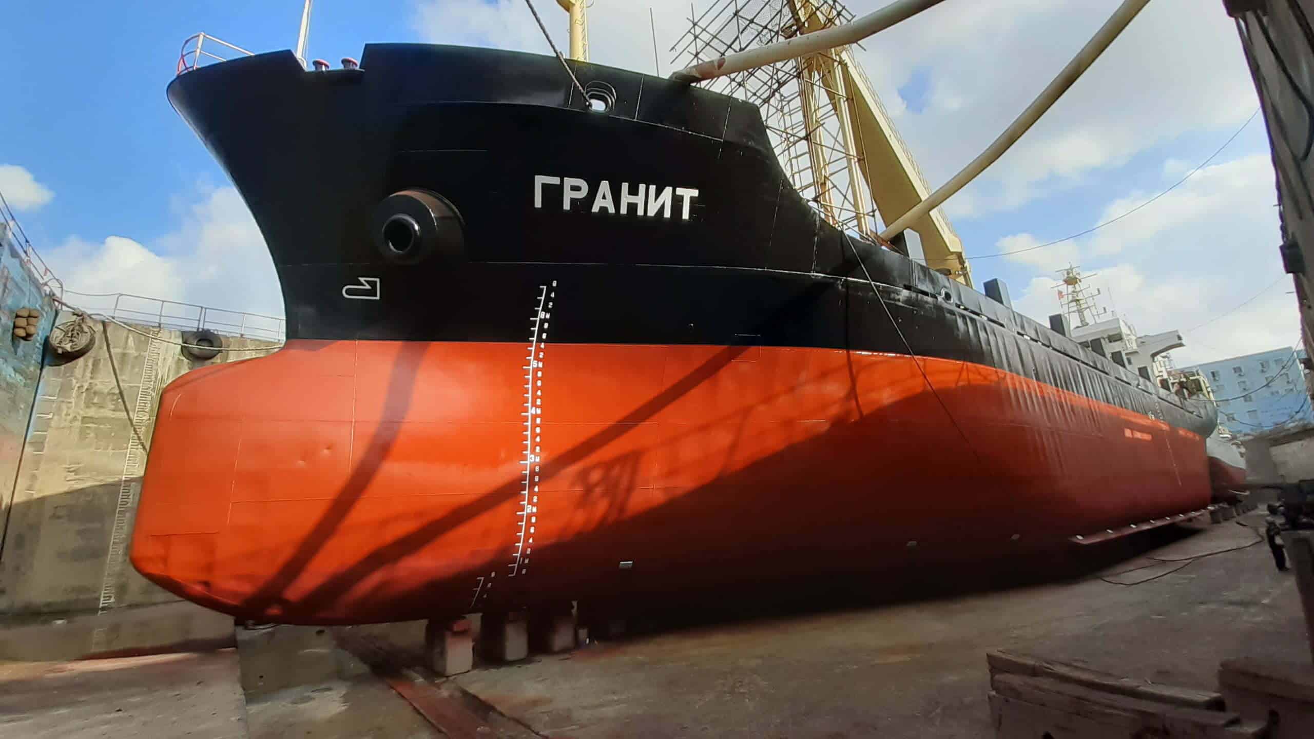 Доковый ремонт судна "Гранит"