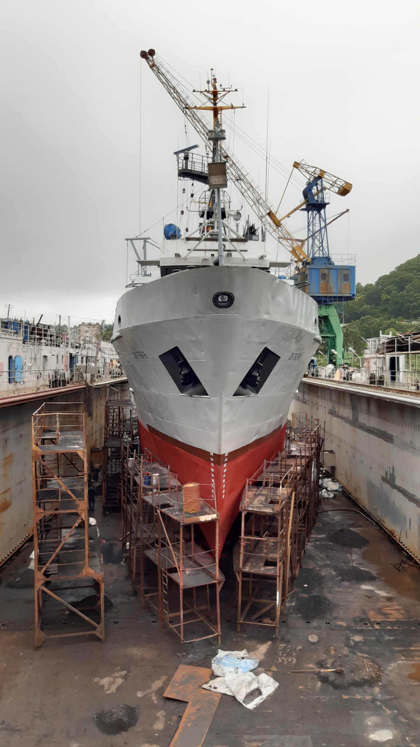 Доковый ремонт судна типа СТР-503