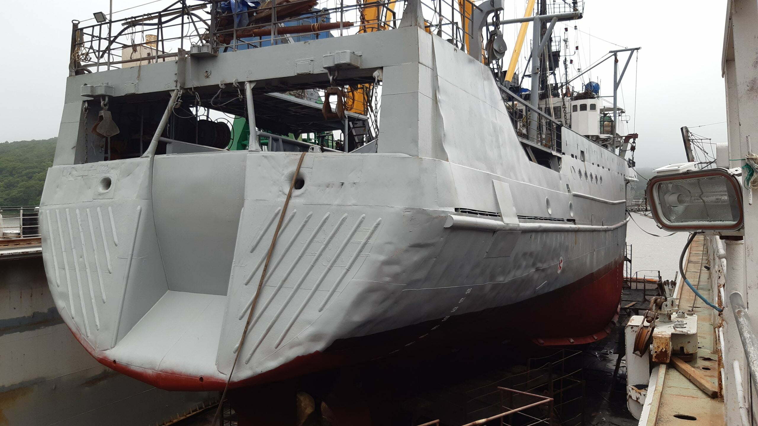 Доковый ремонт судна типа СТР-503