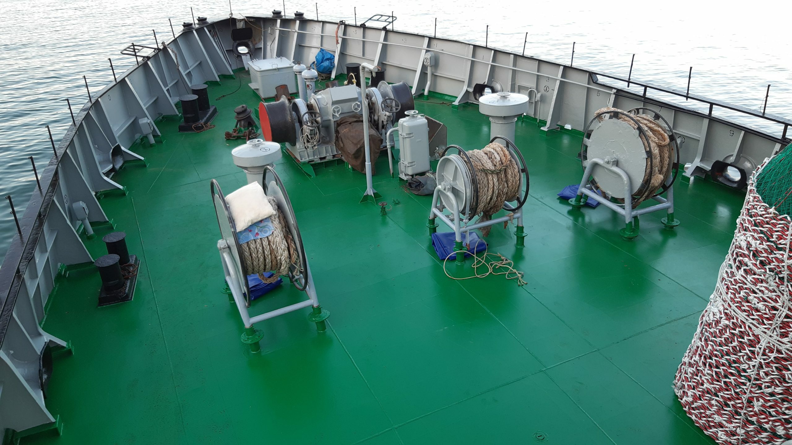 Полная замена и окраска палубы бака судна типа СТР-503