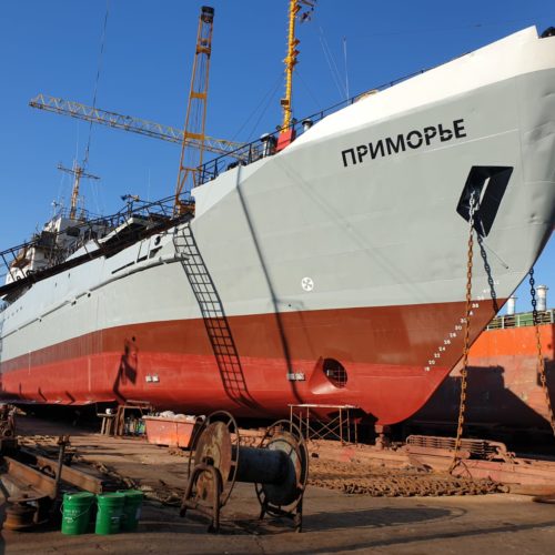 Доковый ремонт рыбообрабатывающего судна типа "Приморье"